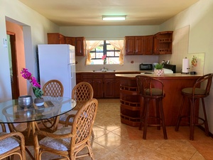 Picture of Living room and kitchen
